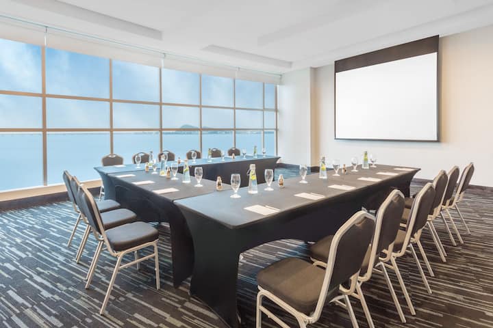 Meeting room at Wyndham Guayaquil Puerto Santa Ana in Guayaquil, Other than US/Canada