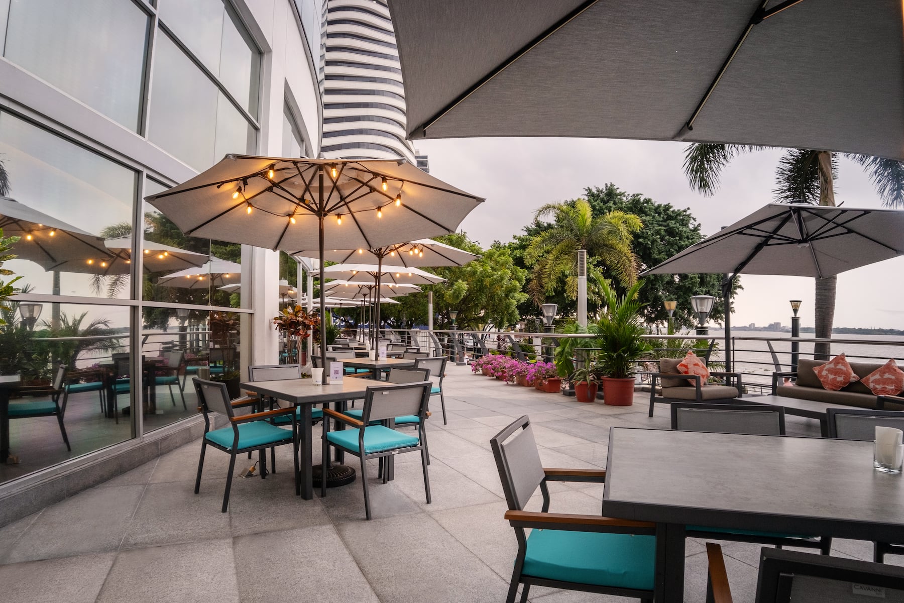 Wyndham Guayaquil Puerto Santa Ana restaurant in Guayaquil, Other than US/Canada