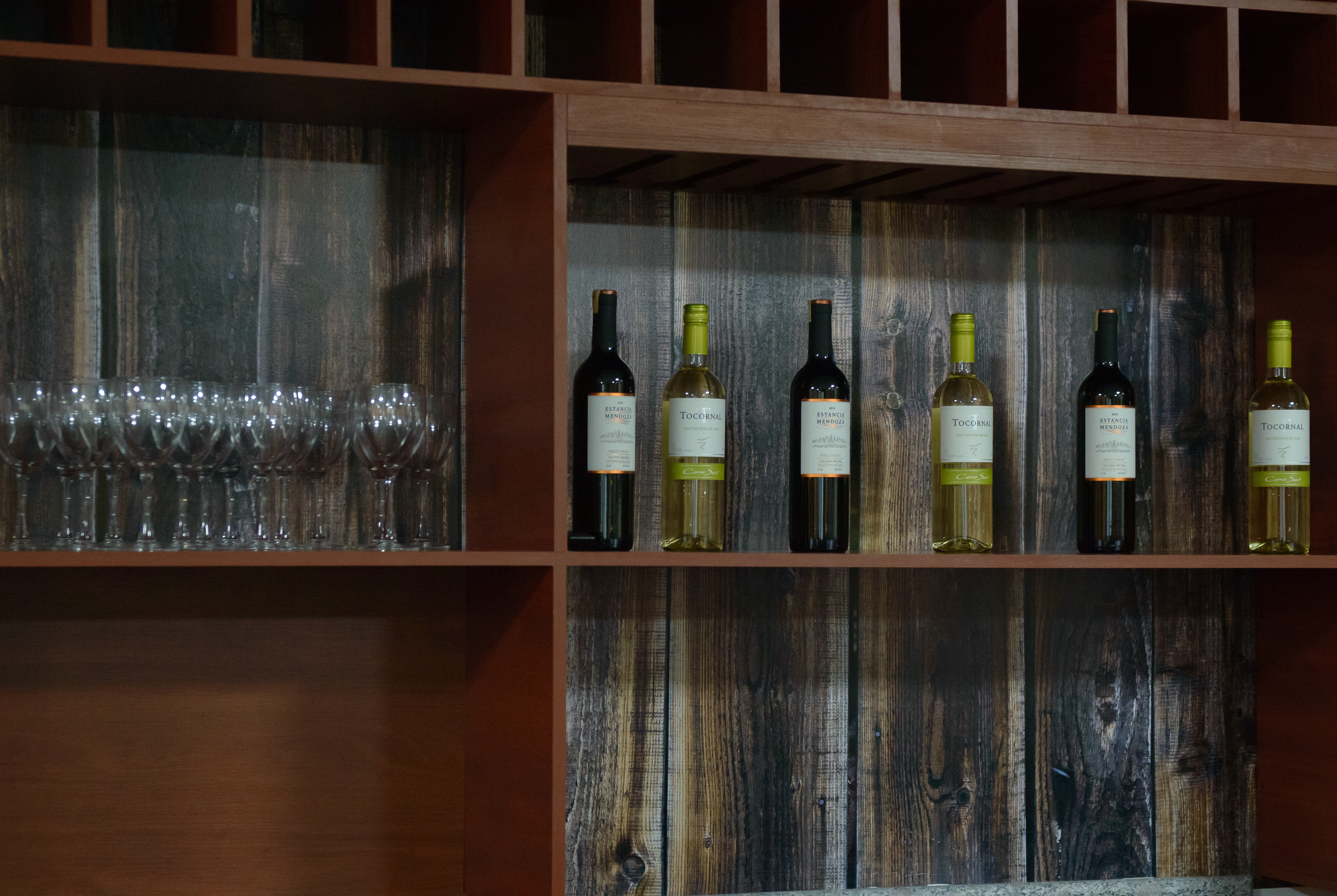 Bar feature at Wyndham Manta Sail Plaza Hotel and Convention Center in MANTA, Other than US/Canada