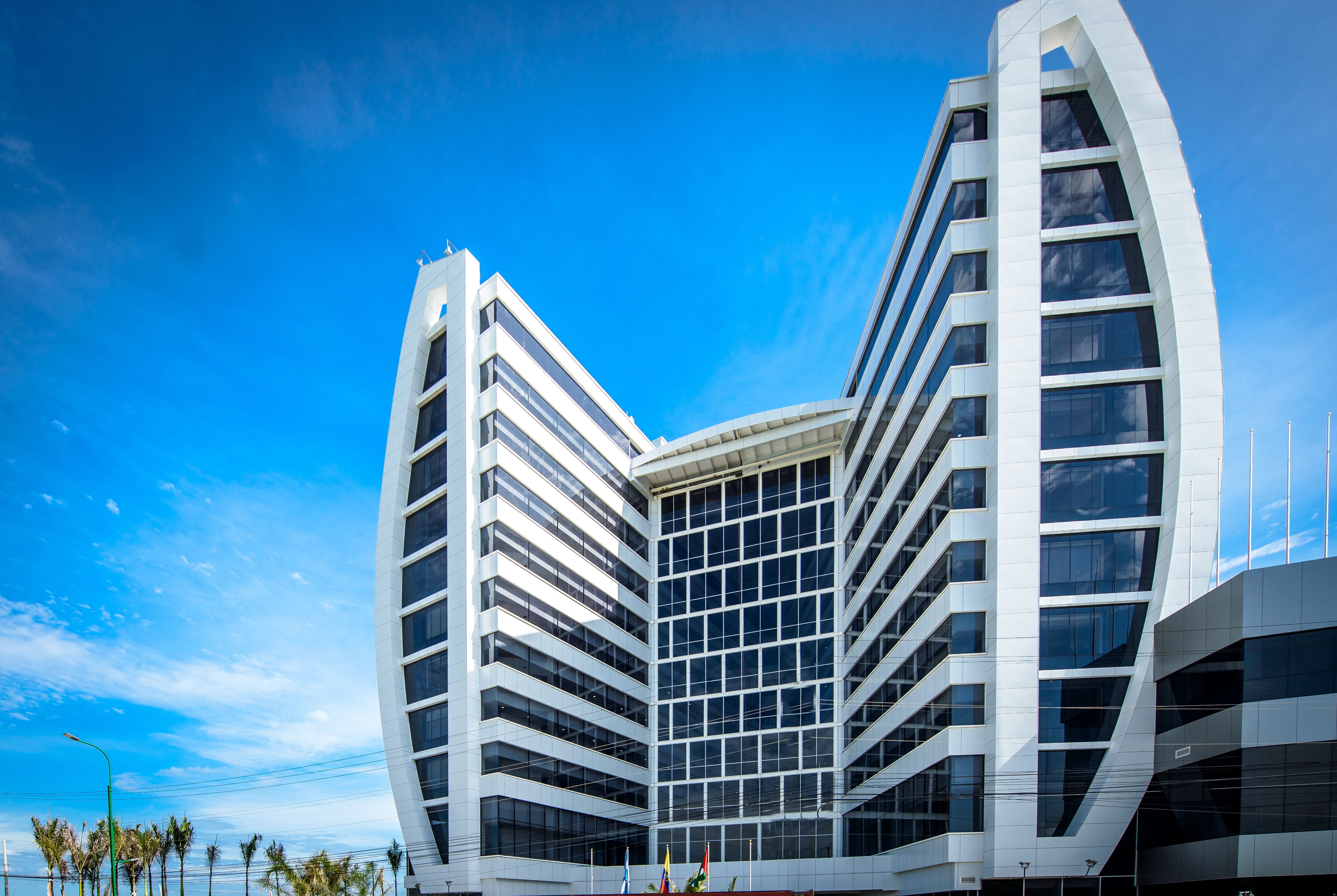 Exterior Day Image of Wyndham Manta Sail Plaza Hotel and Convention Center hotel in MANTA, Other than US/Canada