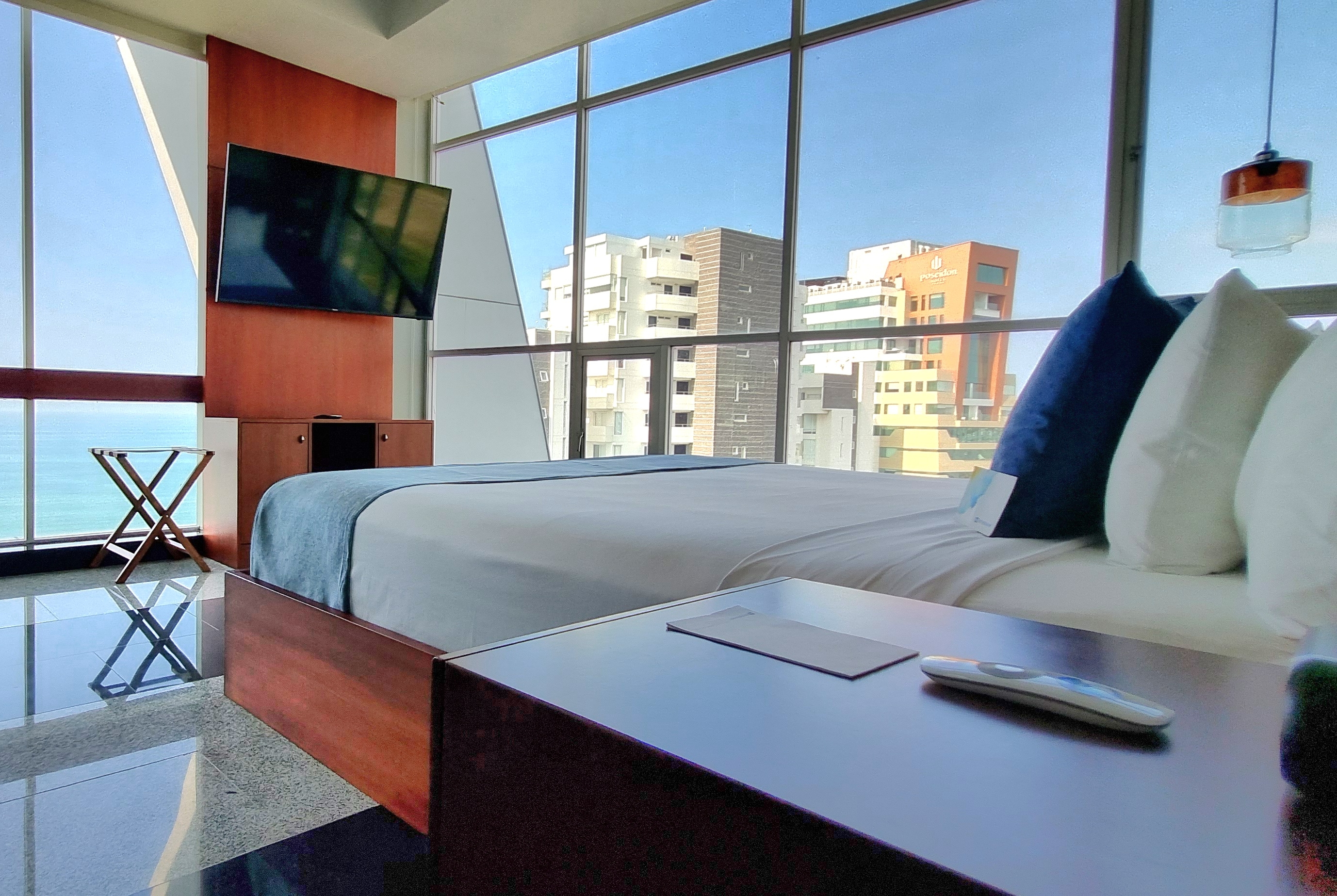 Guest room at the Wyndham Manta Sail Plaza Hotel and Convention Center in MANTA, Other than US/Canada