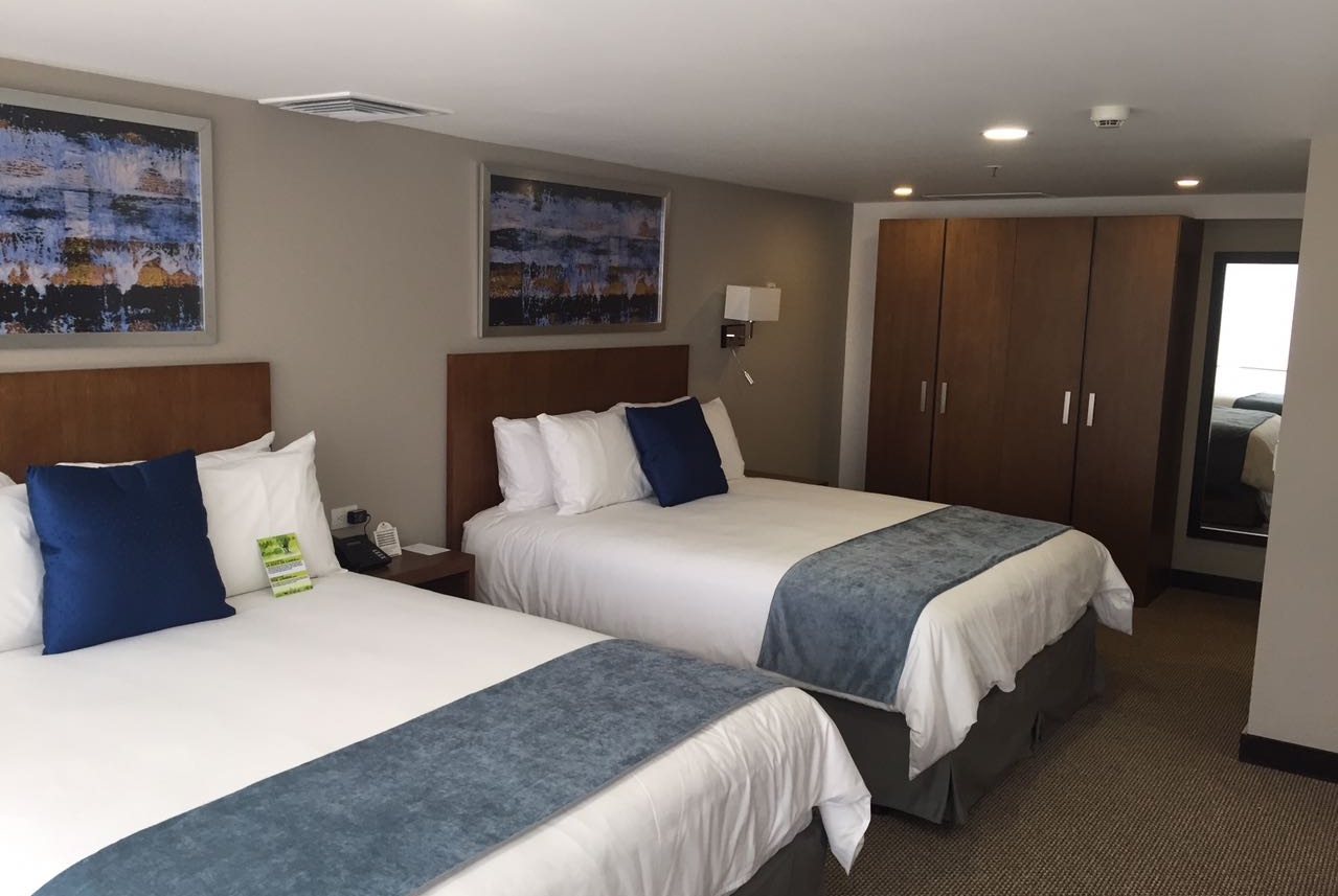 Guest room at the Wyndham Manta Sail Plaza Hotel and Convention Center in MANTA, Other than US/Canada