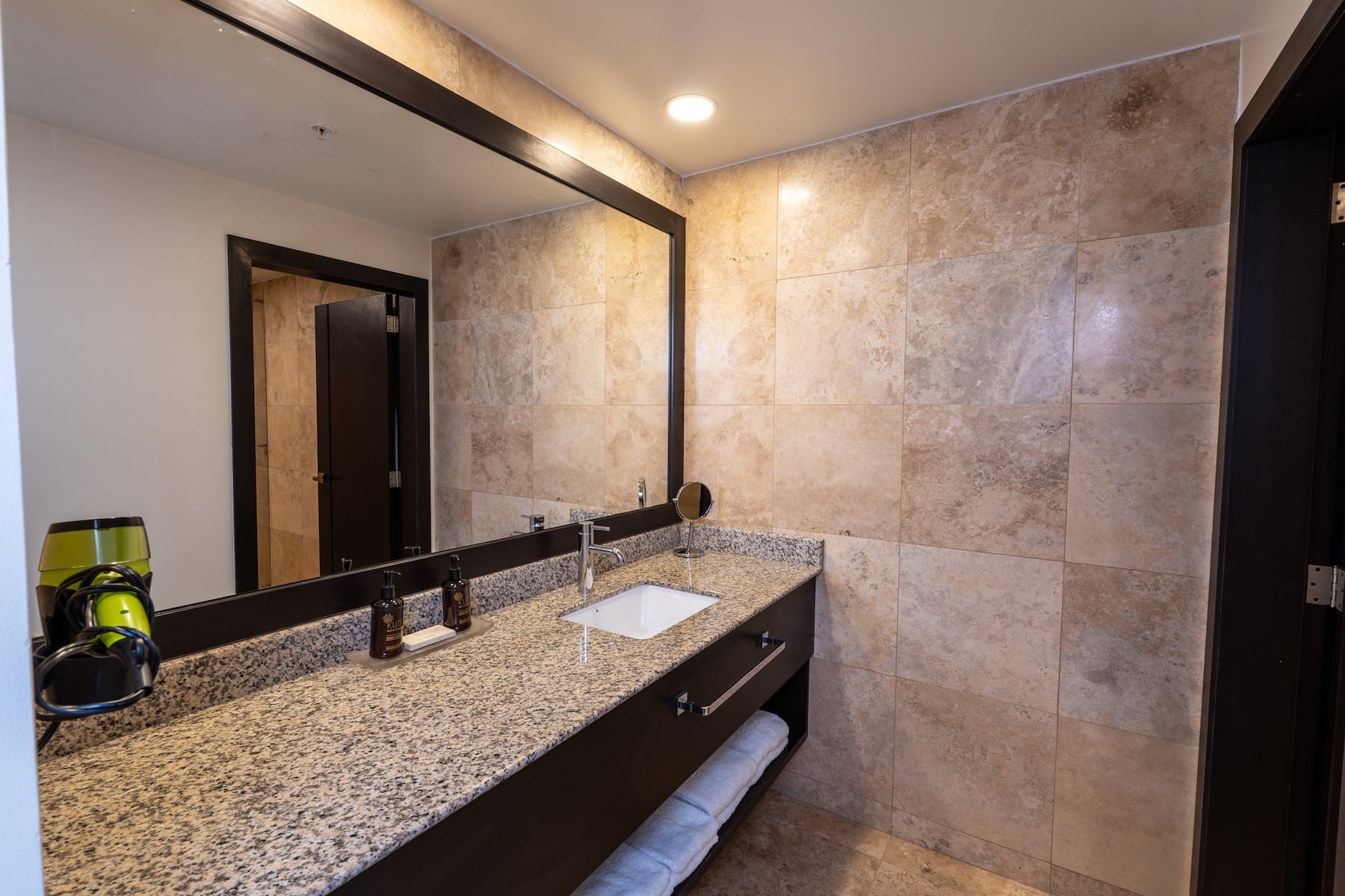 Guest room bath at the Wyndham Quito Airport in Quito, Other than US/Canada