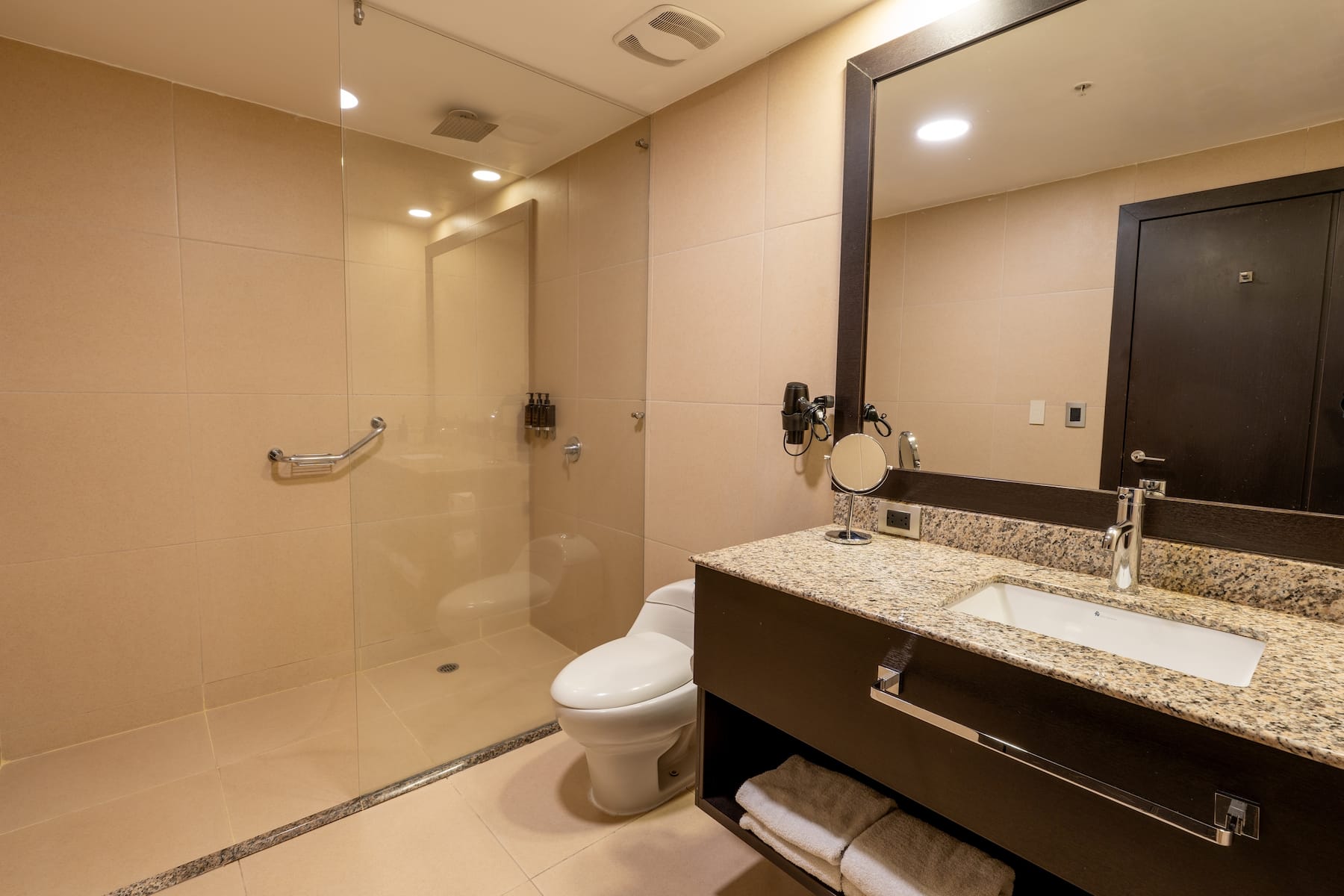 Guest room bath at the Wyndham Quito Airport in Quito, Other than US/Canada