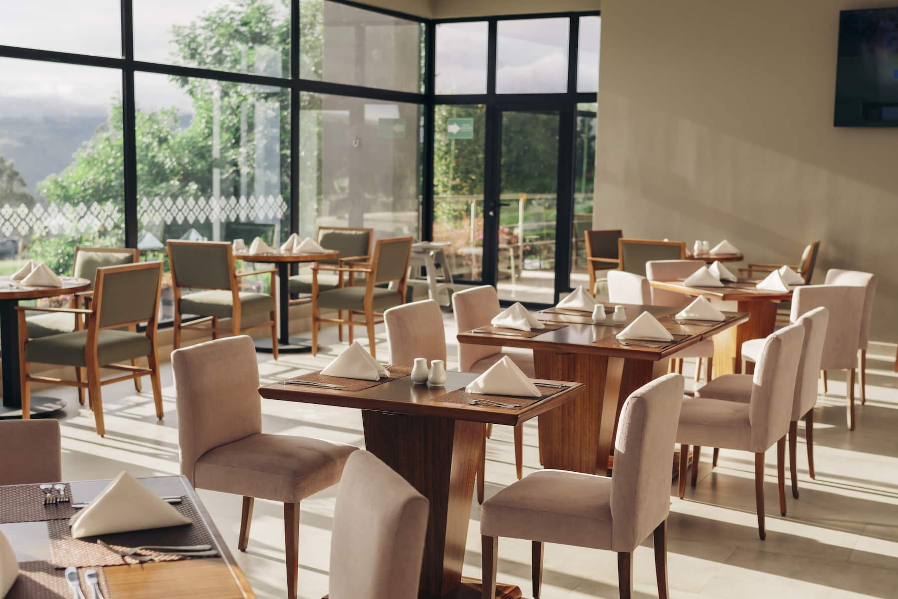 Wyndham Quito Airport restaurant in Quito, Other than US/Canada