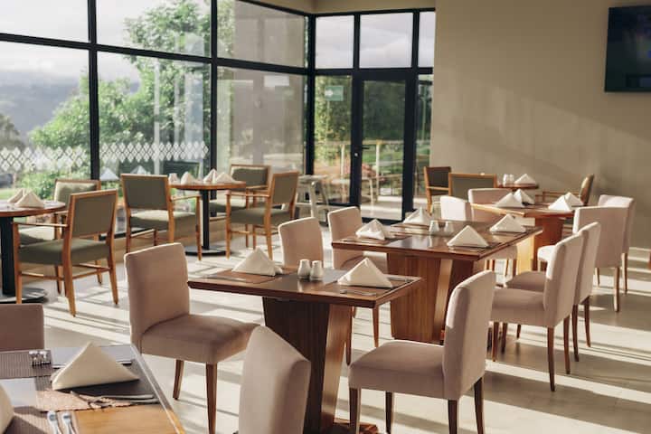 Wyndham Quito Airport restaurant in Quito, Other than US/Canada