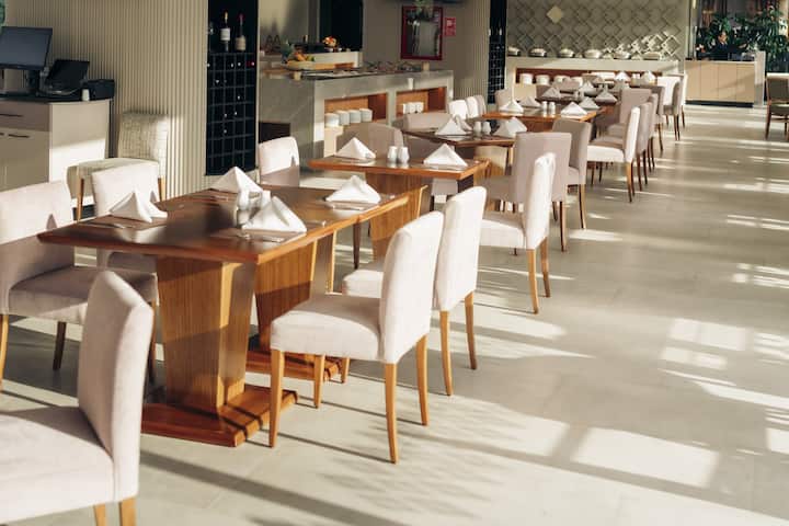 Wyndham Quito Airport restaurant in Quito, Other than US/Canada
