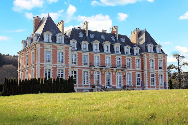 Exterior Day Image of Wyndham Halcyon Resort La Souterraine hotel in La Souterraine, Other than US/Canada