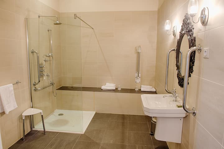 Guest room bath at the Wyndham Halcyon Resort La Souterraine in La Souterraine, Other than US/Canada