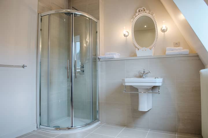 Guest room bath at the Wyndham Halcyon Resort La Souterraine in La Souterraine, Other than US/Canada