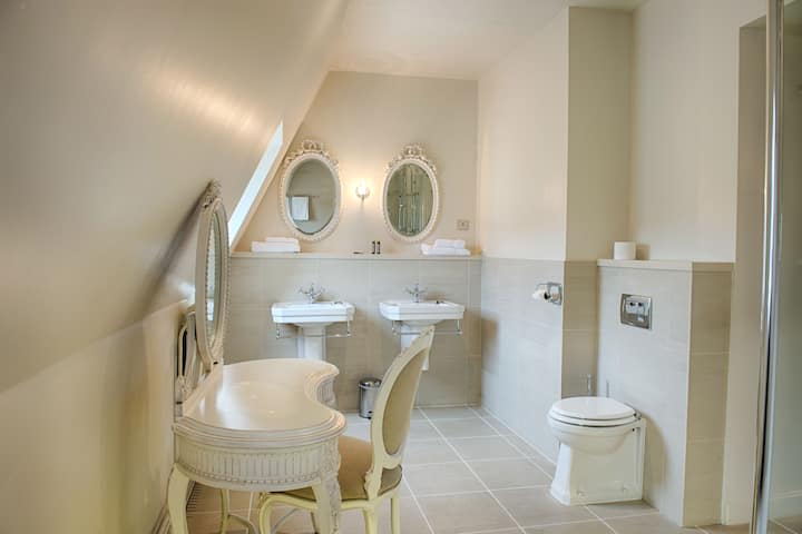 Guest room bath at the Wyndham Halcyon Resort La Souterraine in La Souterraine, Other than US/Canada