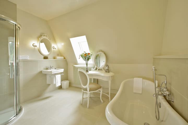 Guest room at the Wyndham Halcyon Resort La Souterraine in La Souterraine, Other than US/Canada
