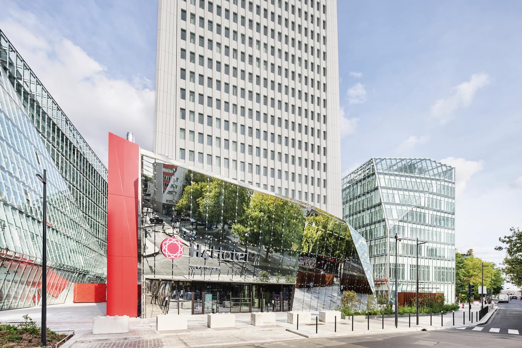 Exterior of H4 Hotel Wyndham Paris Pleyel Resort hotel in Paris, Other than US/Canada