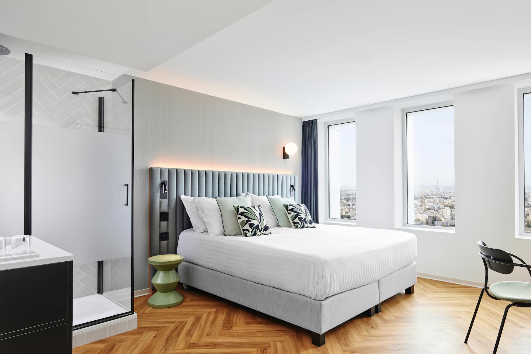 Guest room at the H4 Hotel Wyndham Paris Pleyel Resort in Paris, Other than US/Canada