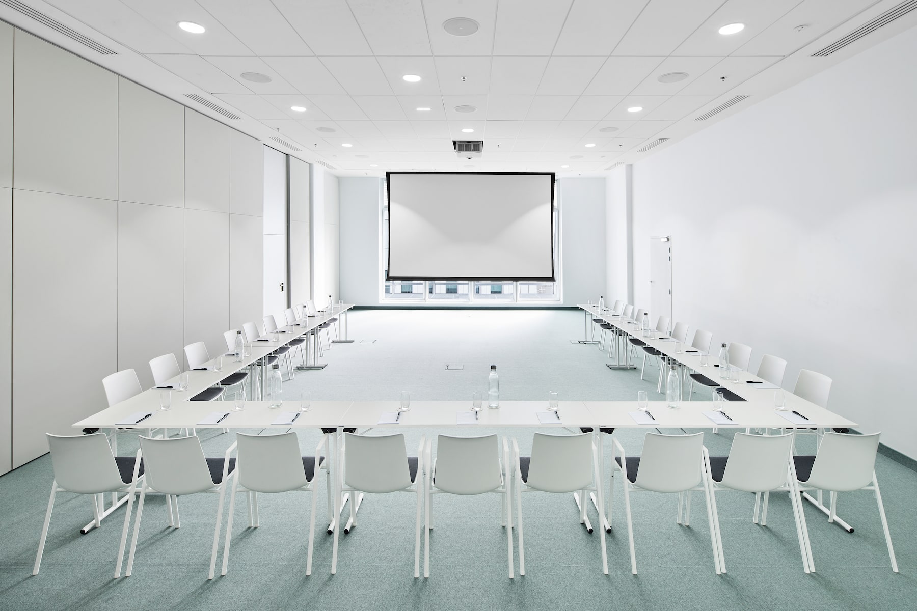 Meeting room at H4 Hotel Wyndham Paris Pleyel Resort in Paris, Other than US/Canada