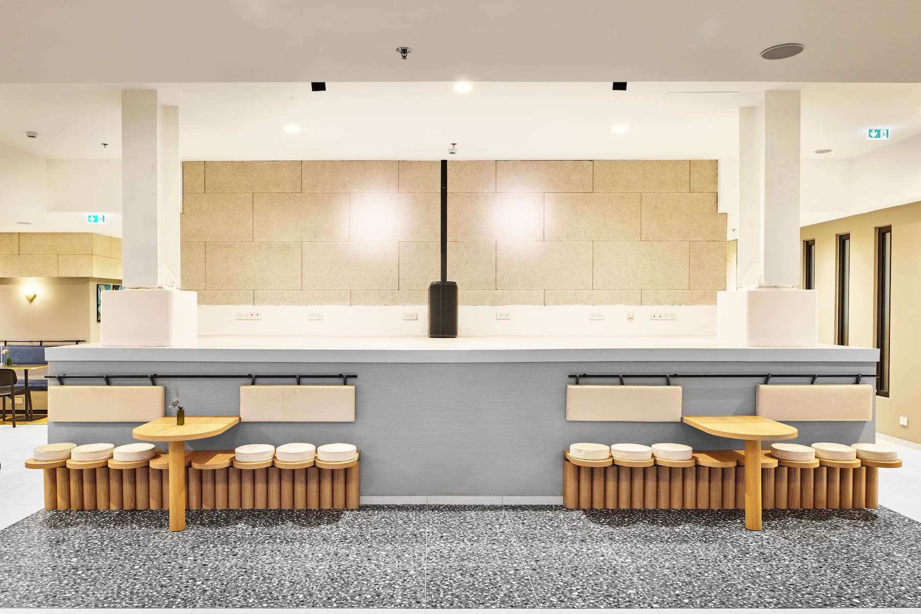 Bar at H4 Hotel Wyndham Paris Pleyel Resort in Paris, Other than US/Canada