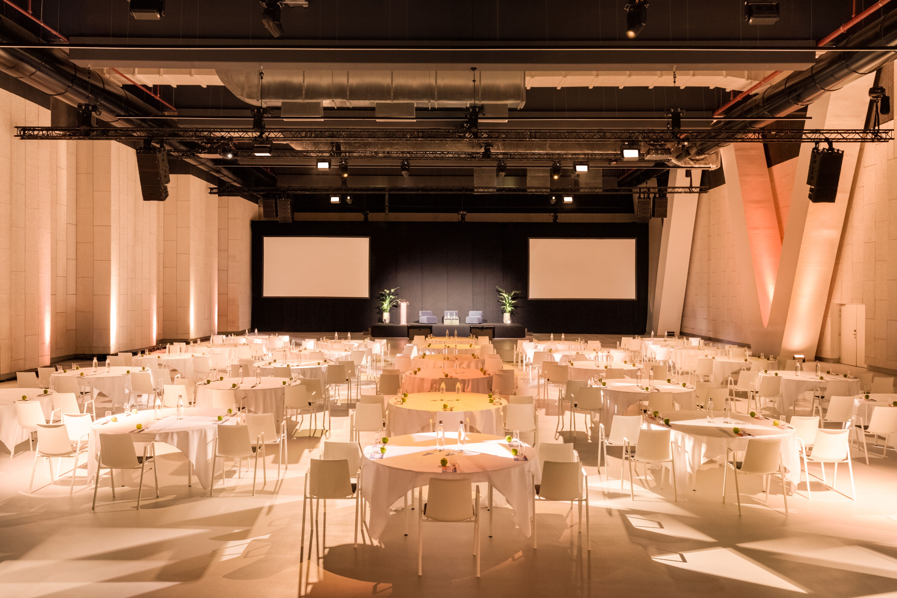 H4 Wyndham Paris Pleyel ballroom in Saint-Denis, Other than US/Canada