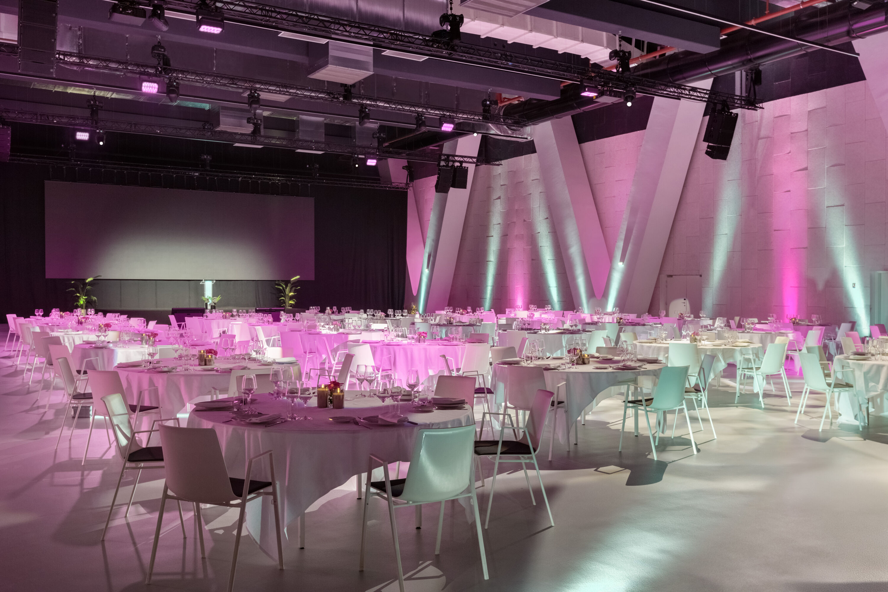 H4 Wyndham Paris Pleyel ballroom in Saint-Denis, Other than US/Canada