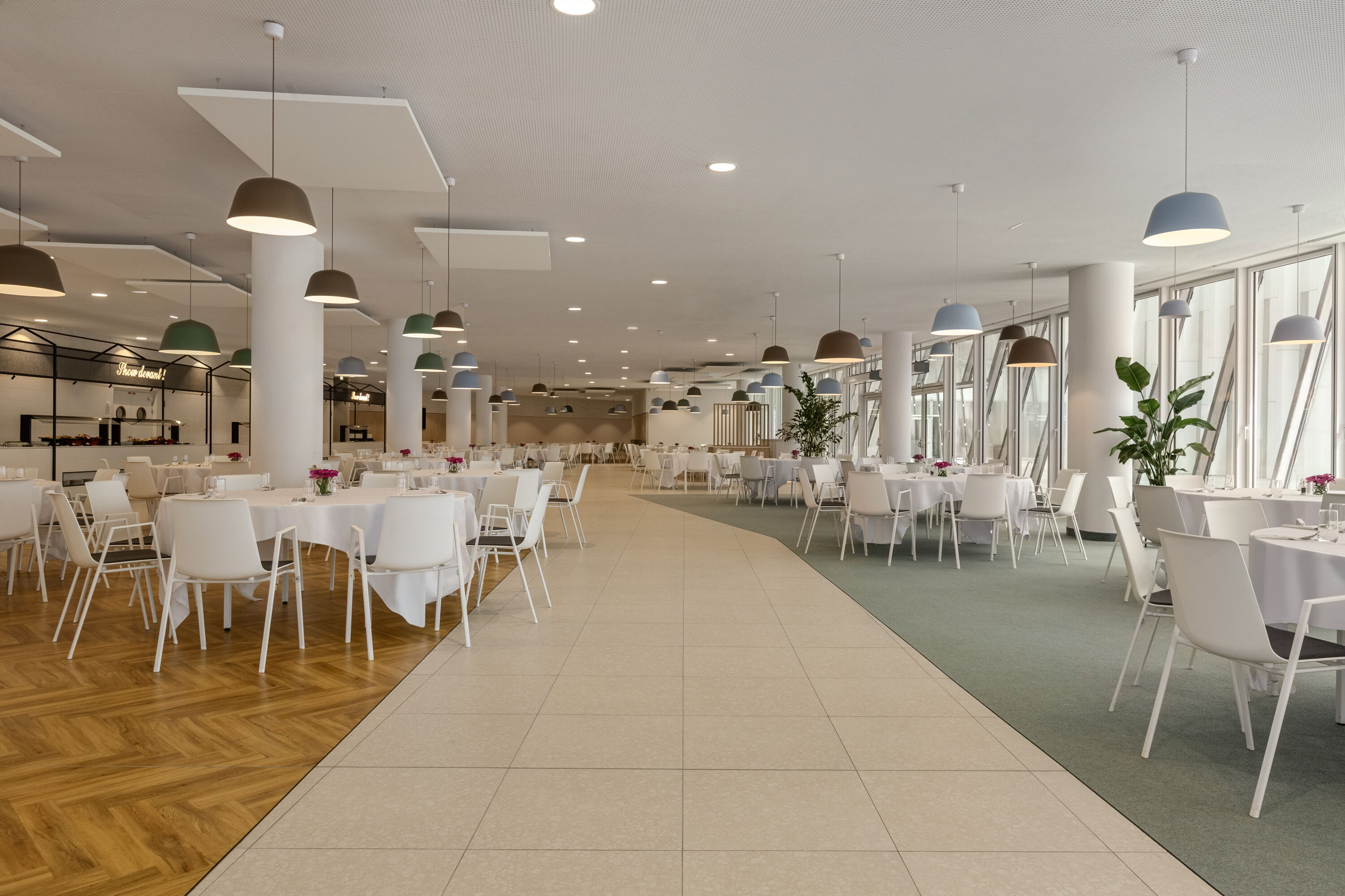 H4 Wyndham Paris Pleyel restaurant buffet in Saint-Denis, Other than US/Canada