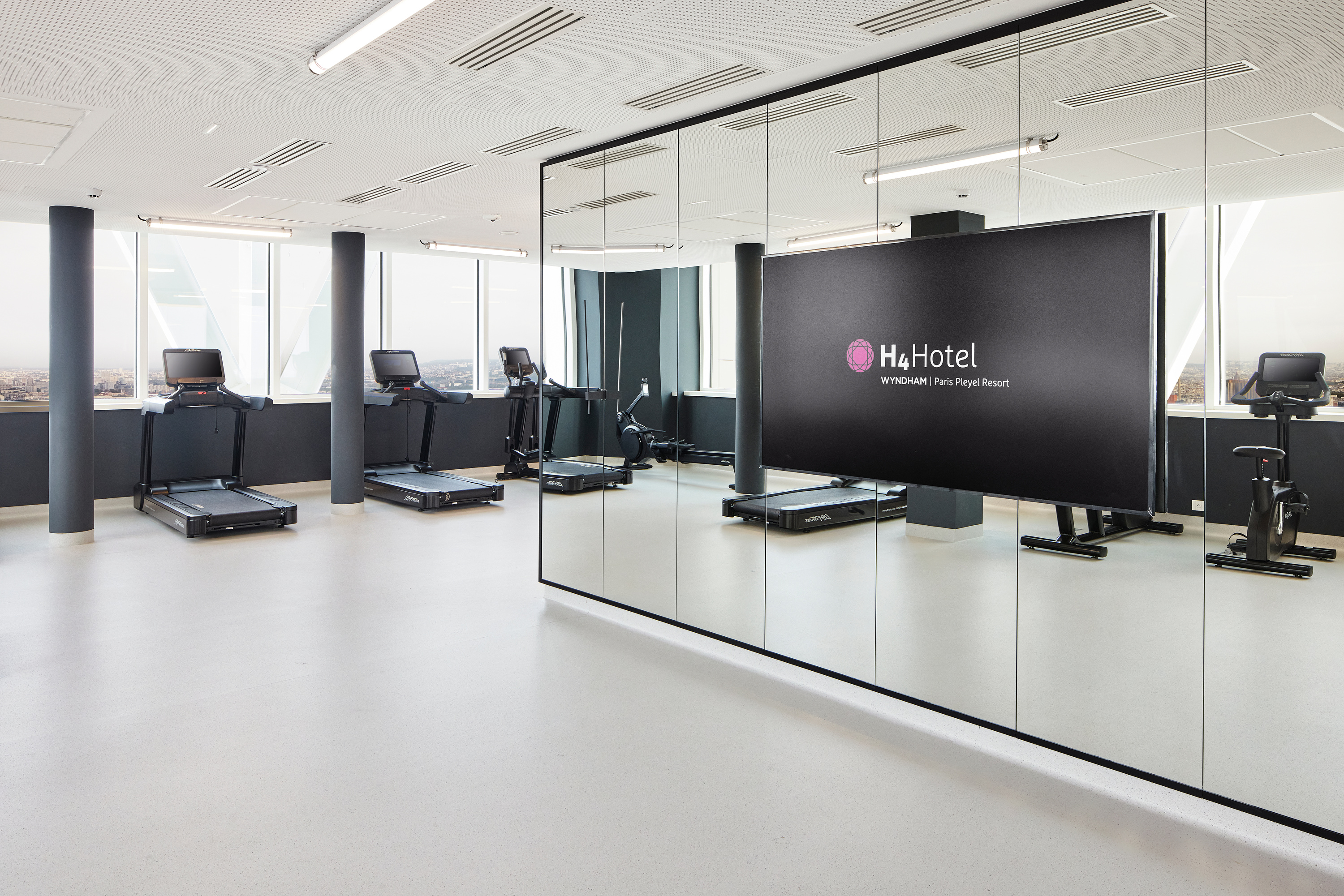 Fitness room at H4 Wyndham Paris Pleyel in Saint-Denis, Other than US/Canada