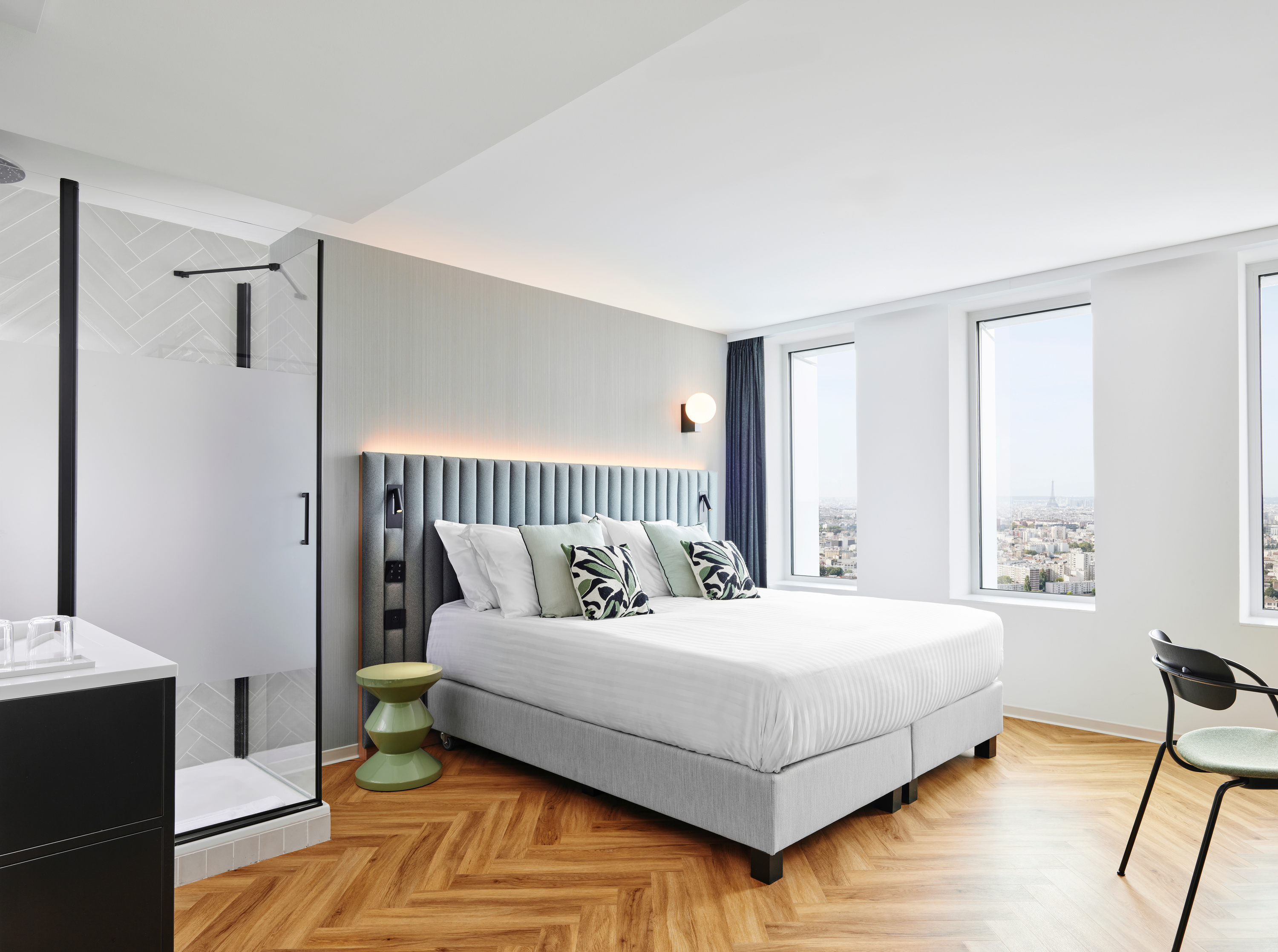 Guest room at the H4 Wyndham Paris Pleyel in Saint-Denis, Other than US/Canada
