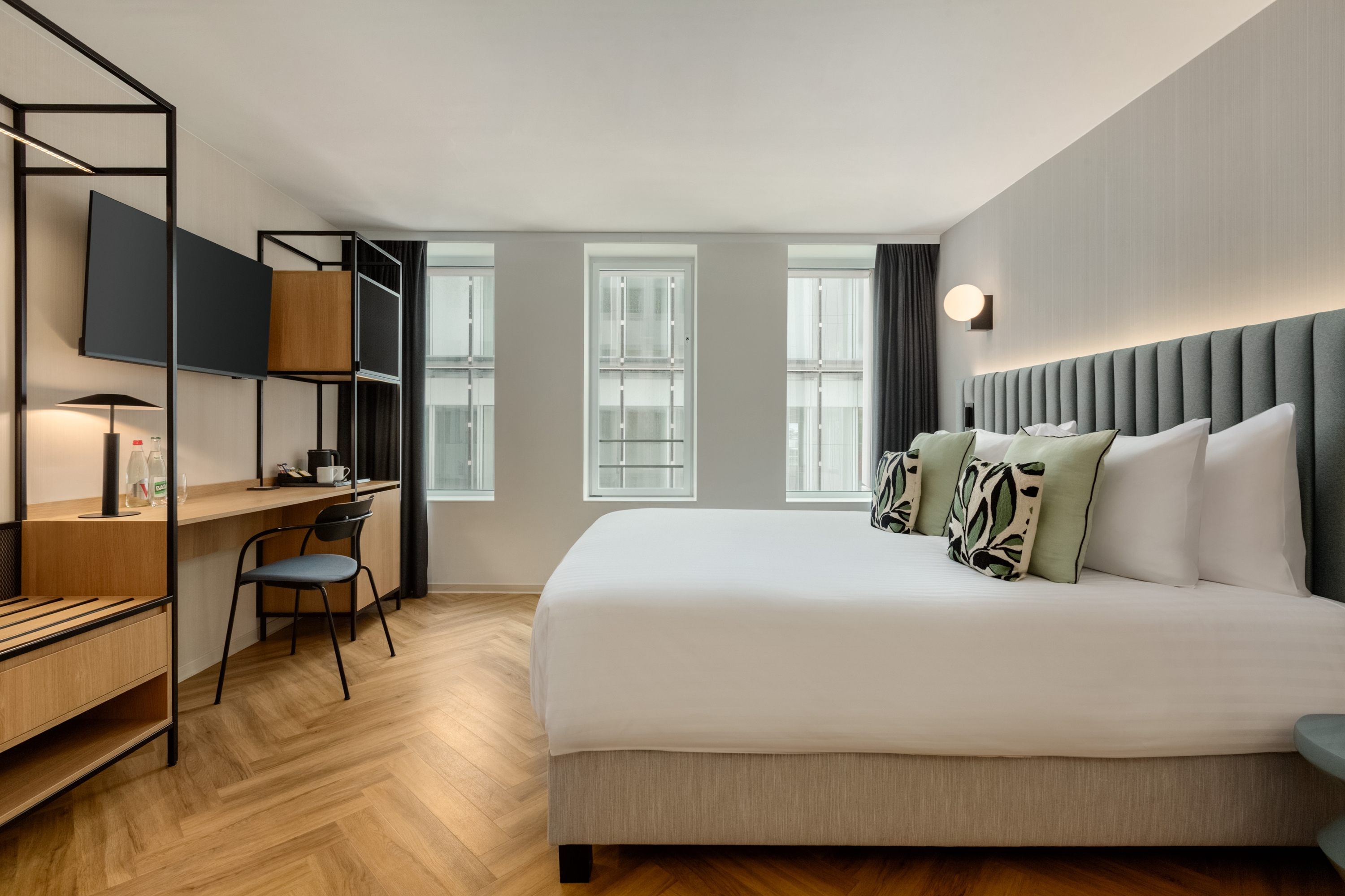 Guest room at the H4 Wyndham Paris Pleyel in Saint-Denis, Other than US/Canada