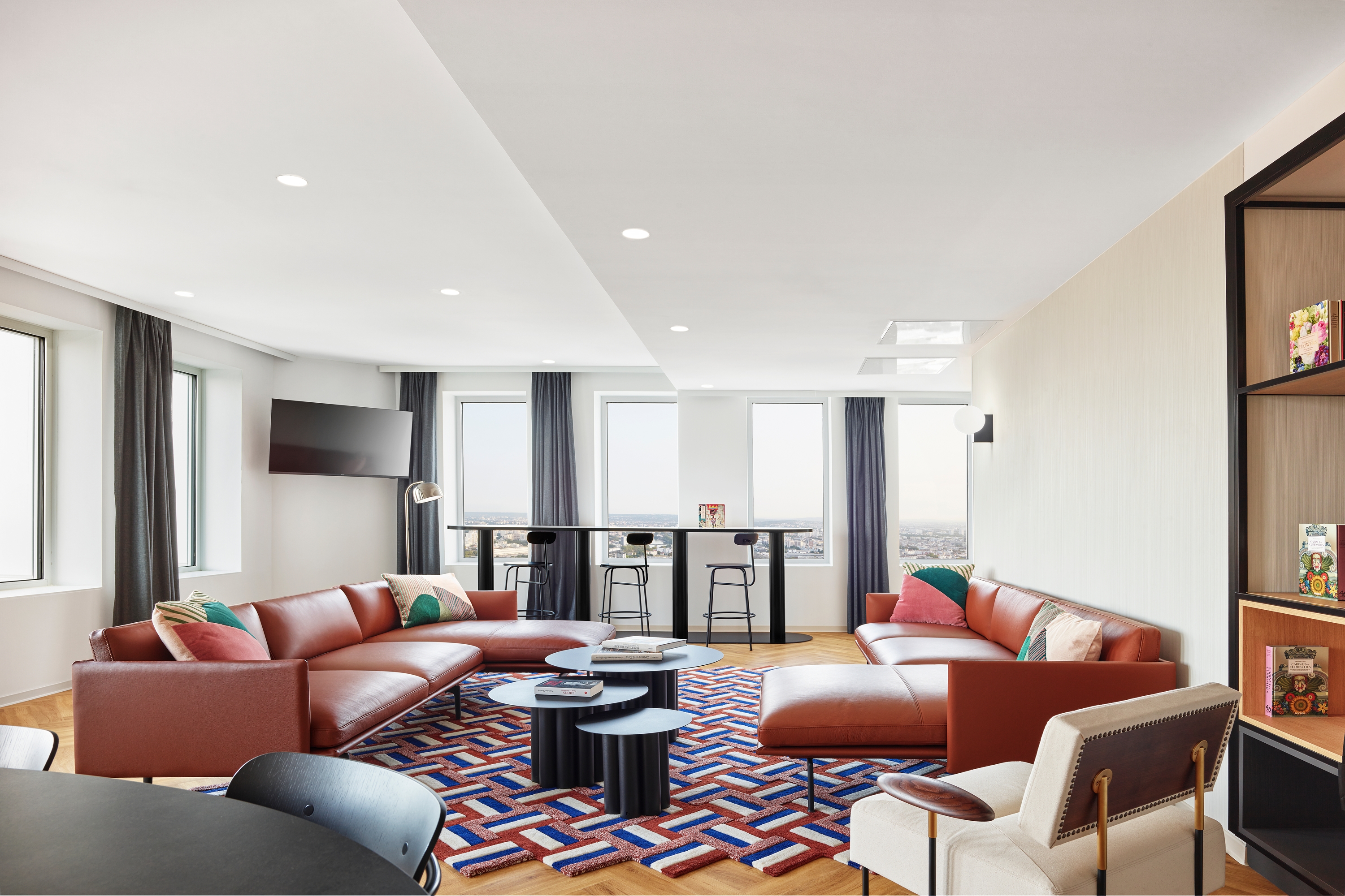 Guest room at the H4 Wyndham Paris Pleyel in Saint-Denis, Other than US/Canada