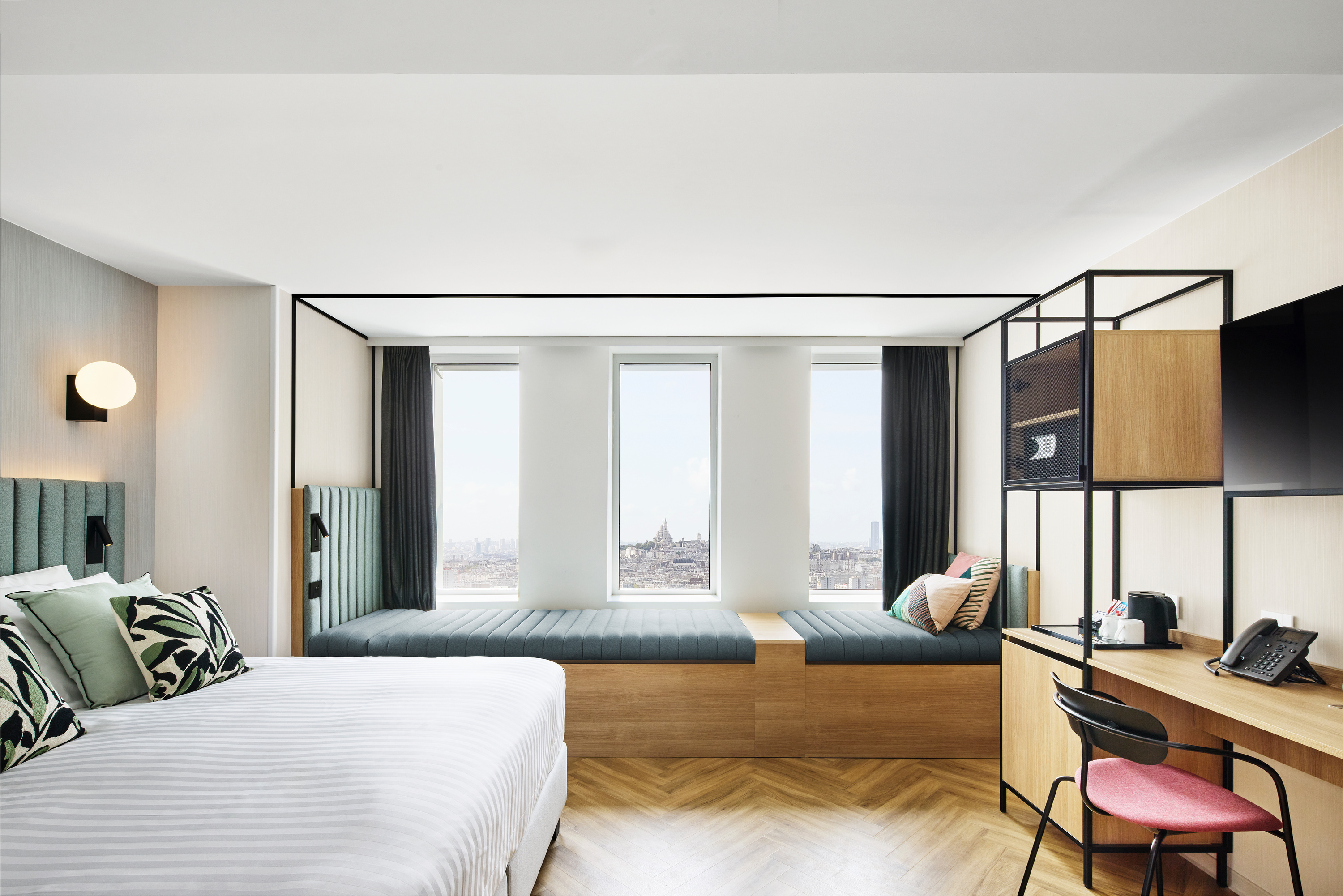 Guest room at the H4 Wyndham Paris Pleyel in Saint-Denis, Other than US/Canada