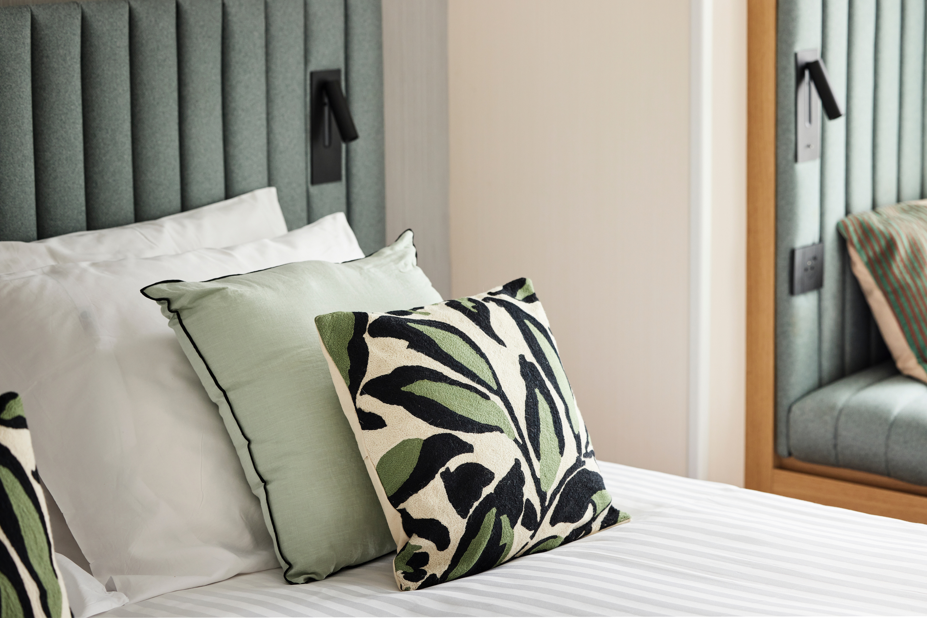 Guest room at the H4 Wyndham Paris Pleyel in Saint-Denis, Other than US/Canada