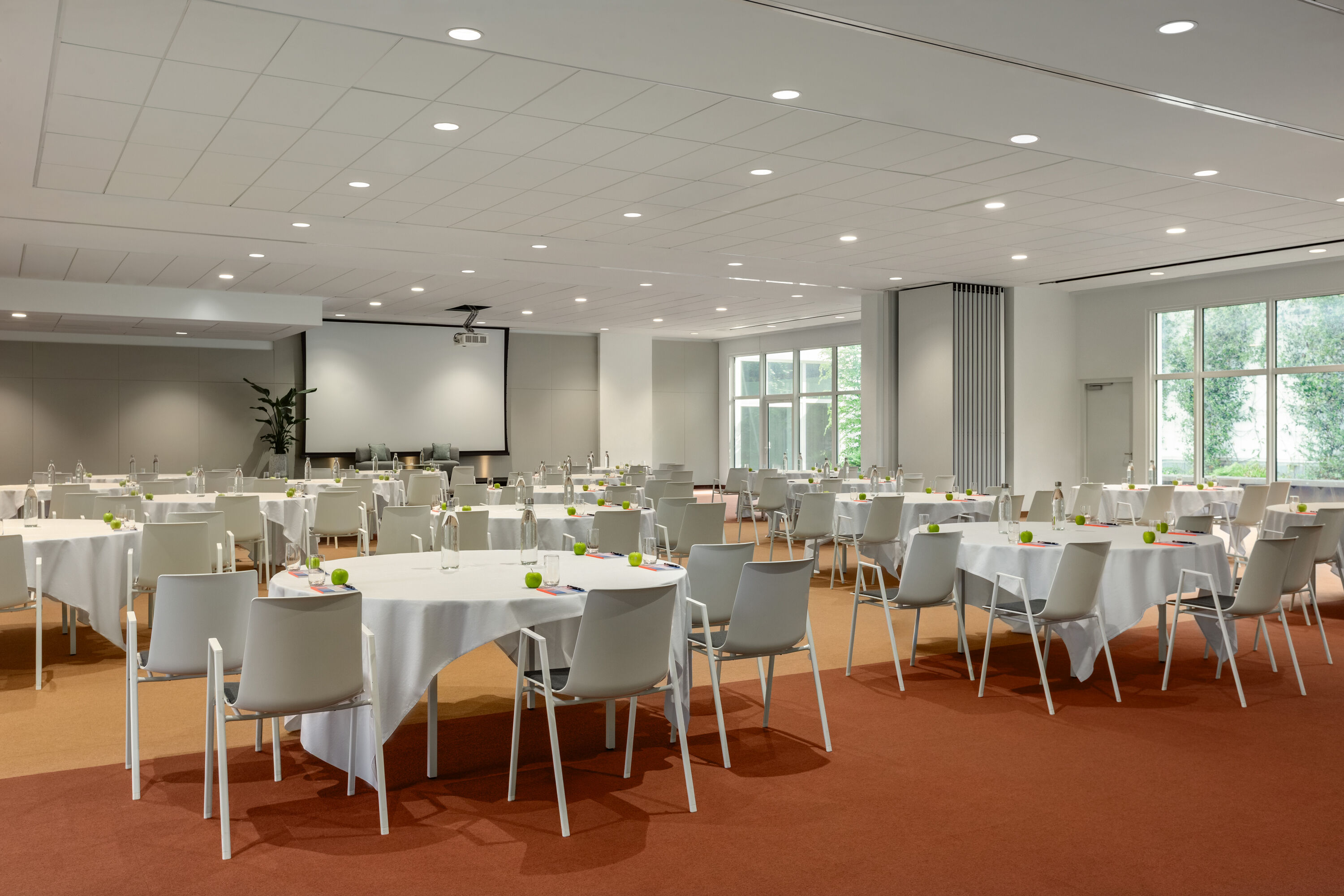 Meeting room at H4 Wyndham Paris Pleyel in Saint-Denis, Other than US/Canada