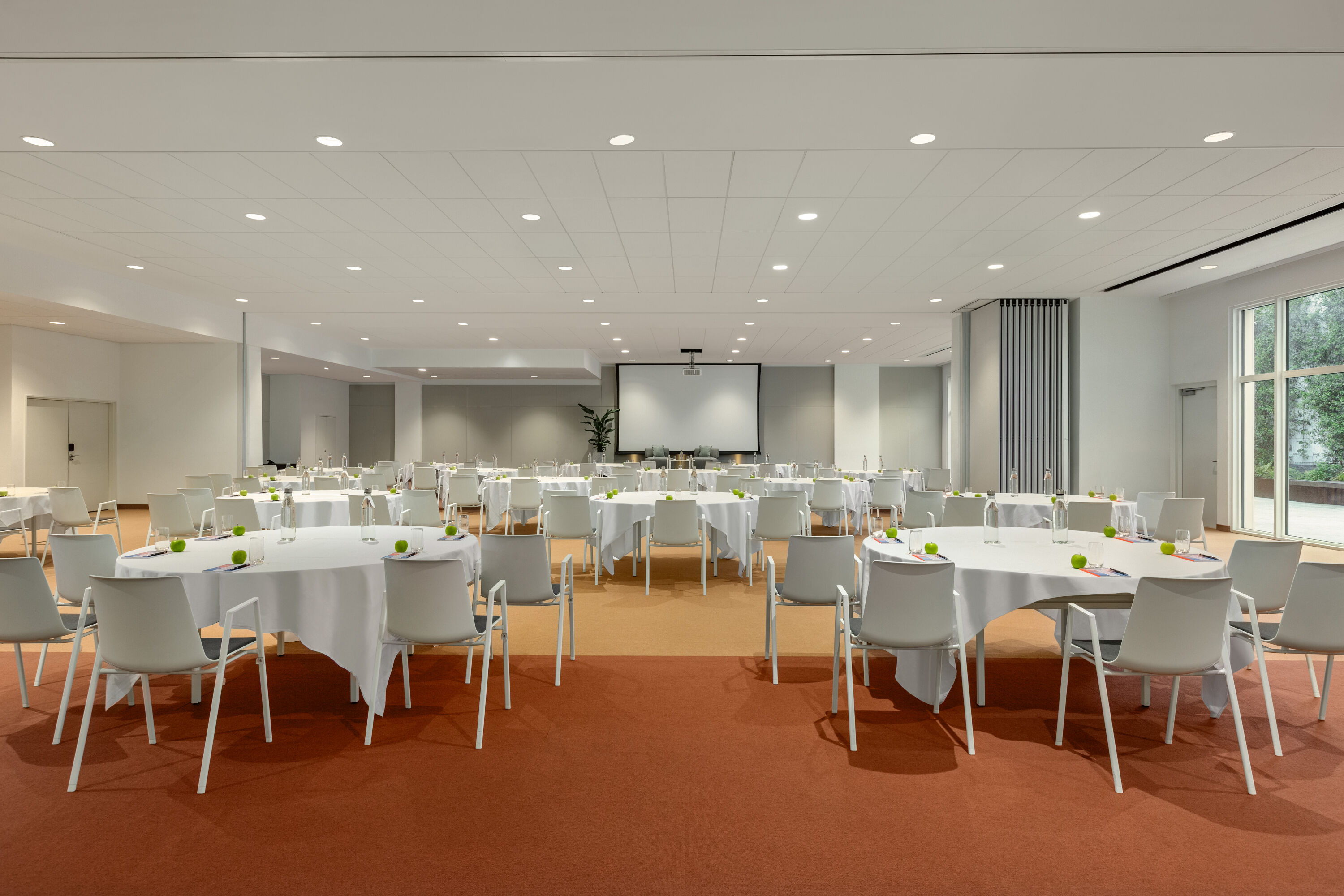 Meeting room at H4 Wyndham Paris Pleyel in Saint-Denis, Other than US/Canada
