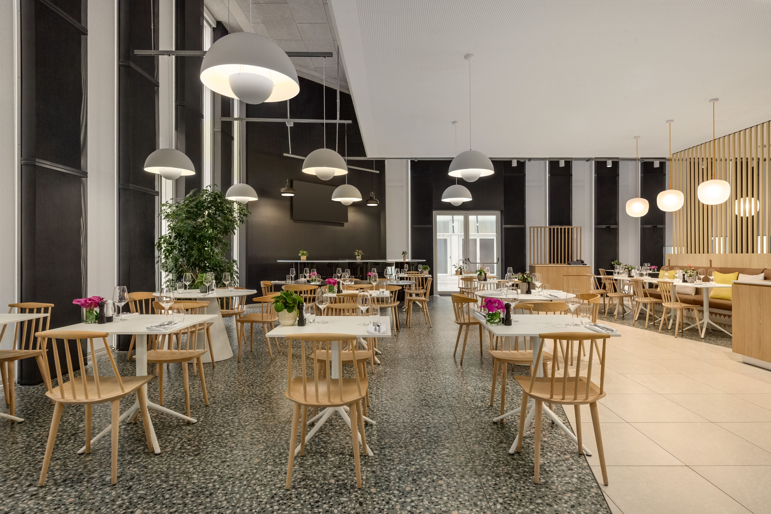 H4 Wyndham Paris Pleyel restaurant in Saint-Denis, Other than US/Canada