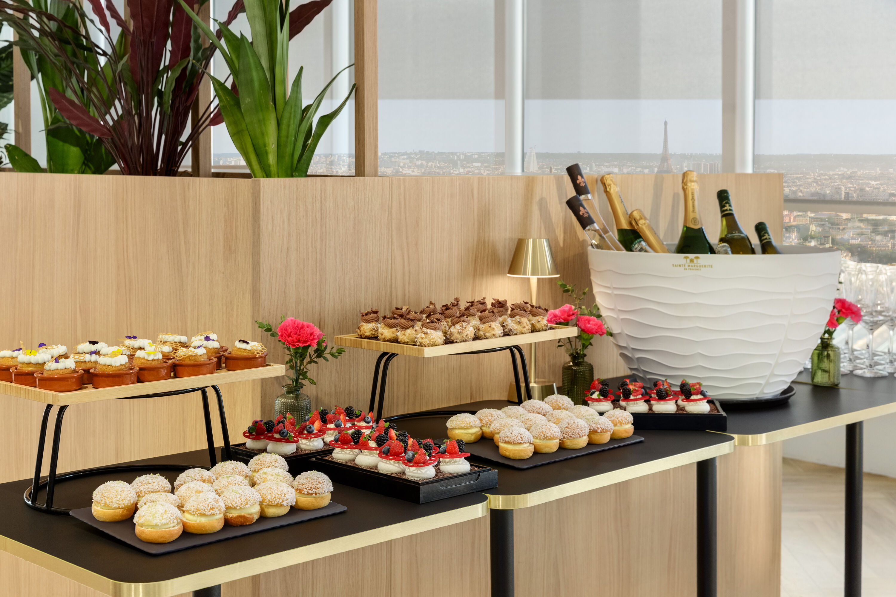 H4 Wyndham Paris Pleyel restaurant in Saint-Denis, Other than US/Canada