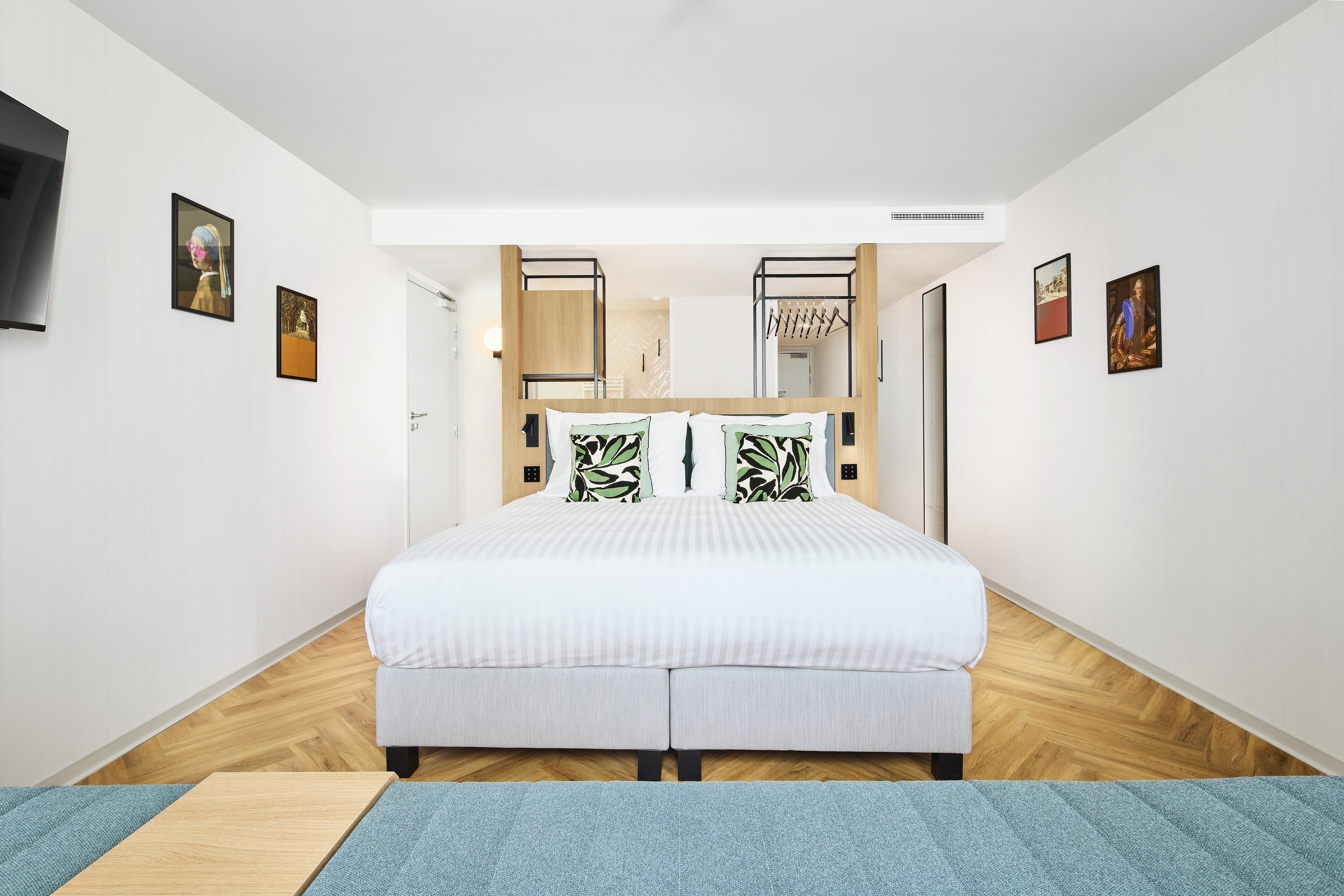 H4 Wyndham Paris Pleyel suite in Saint-Denis, Other than US/Canada