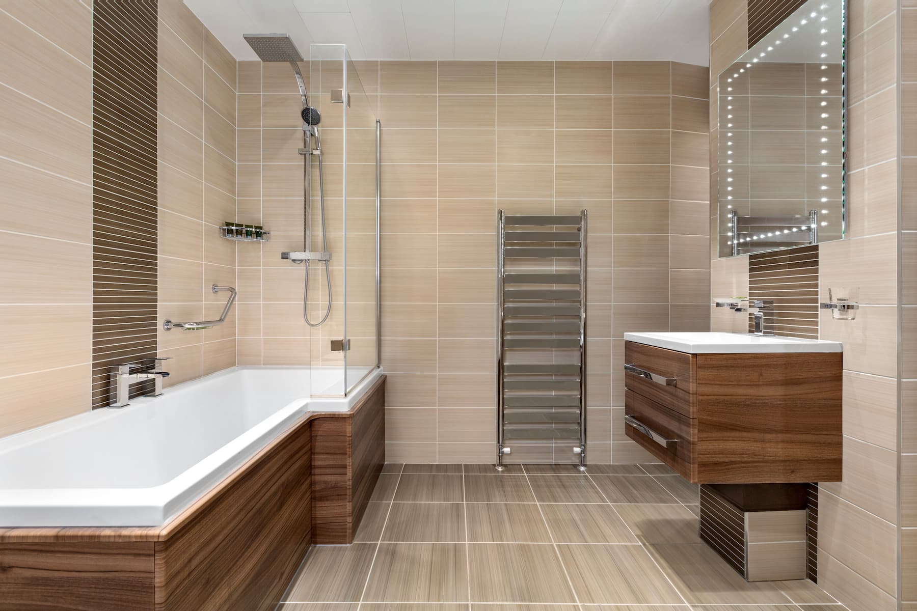 Guest room bath at the Wyndham Duchally Country Estate in Auchterarder, Other than US/Canada