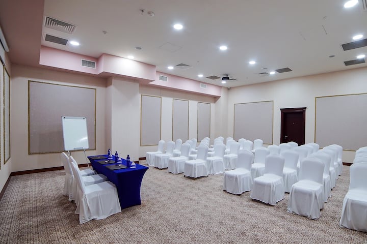 Meeting room at Wyndham Batumi in Batumi, Other than US/Canada
