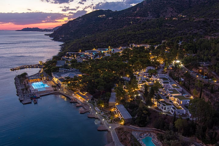 Exterior Night Image of Wyndham Loutraki Poseidon Resort hotel in Loutraki, Other than US/Canada