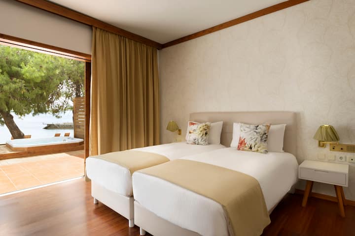 Wyndham Loutraki Poseidon Resort hot tub suite in Loutraki, Other than US/Canada