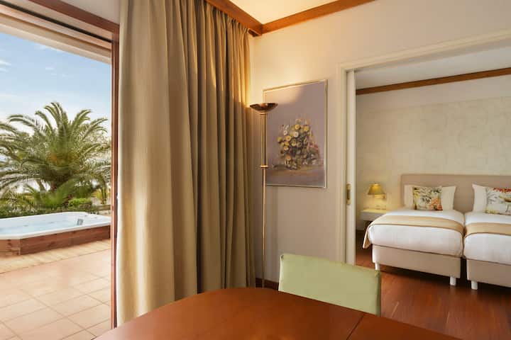 Wyndham Loutraki Poseidon Resort suite in Loutraki, Other than US/Canada