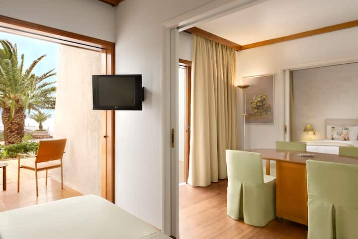 Wyndham Loutraki Poseidon Resort suite in Loutraki, Other than US/Canada