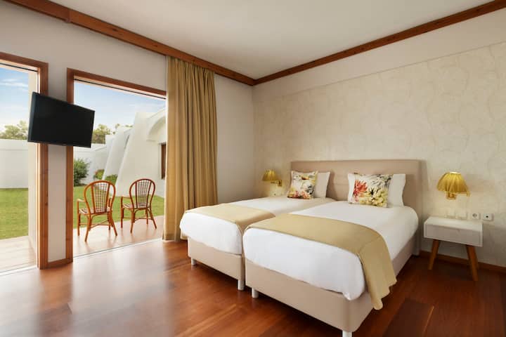 Wyndham Loutraki Poseidon Resort suite in Loutraki, Other than US/Canada