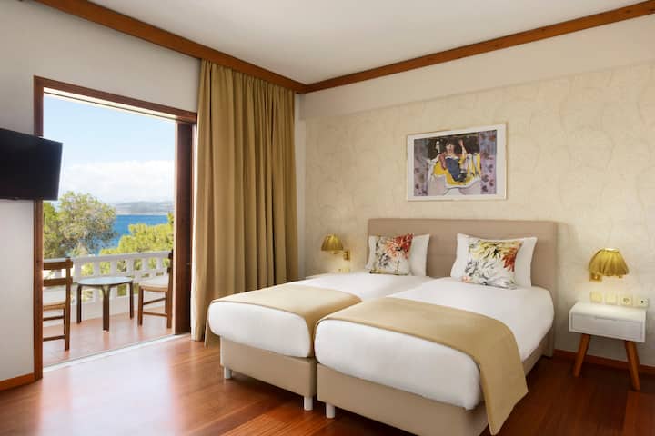 Wyndham Loutraki Poseidon Resort suite in Loutraki, Other than US/Canada