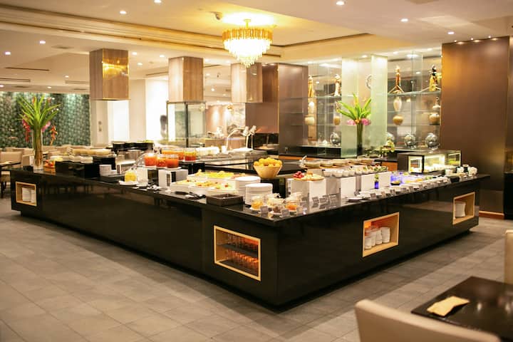 Wyndham Casablanca Jakarta cafe in Jakarta, Other than US/Canada