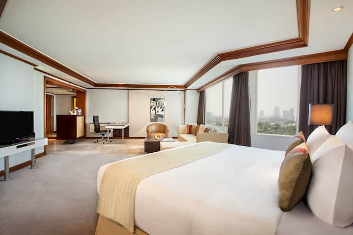Guest room at the Wyndham Casablanca Jakarta in Jakarta, Other than US/Canada