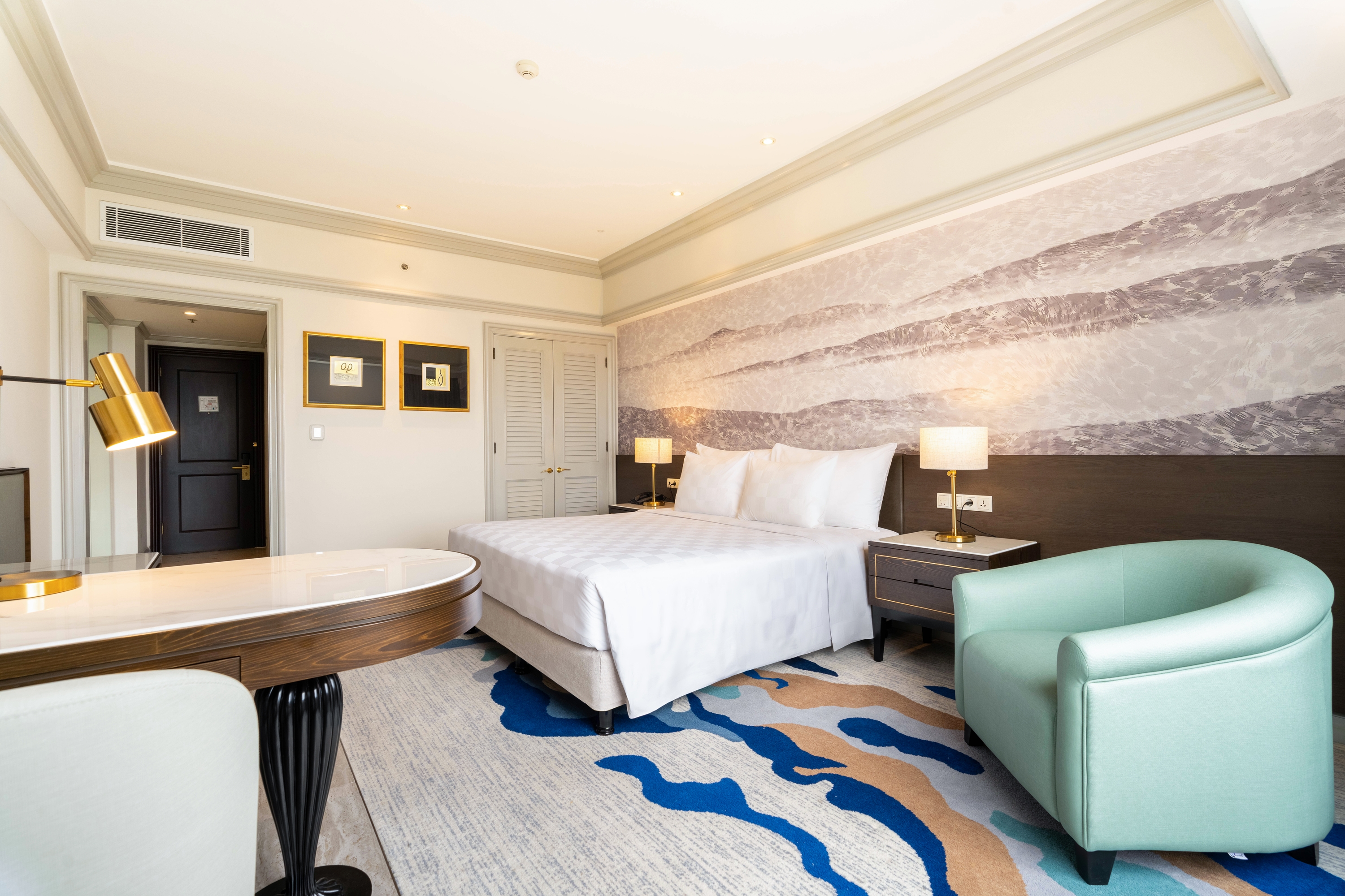 Wyndham Casablanca Jakarta suite in Jakarta, Other than US/Canada