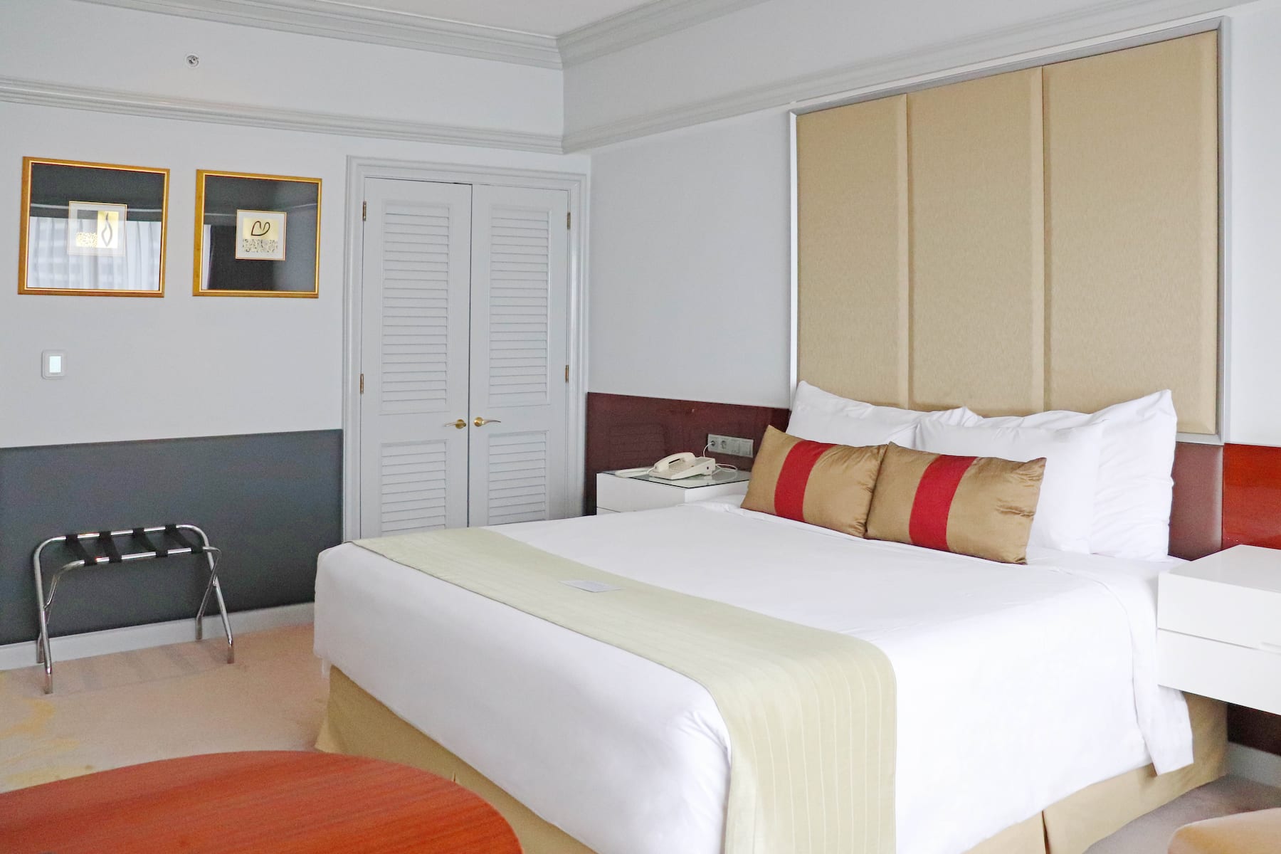 Guest room at the Wyndham Casablanca Jakarta in Jakarta, Other than US/Canada