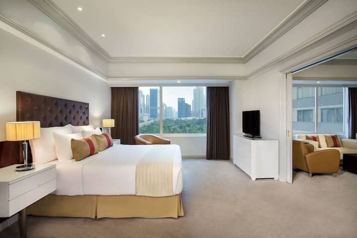 Guest room at the Wyndham Casablanca Jakarta in Jakarta, Other than US/Canada
