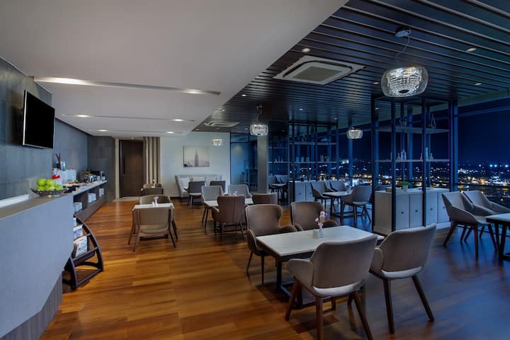 Wyndham Opi Hotel Palembang restaurant in Palembang, Other than US/Canada
