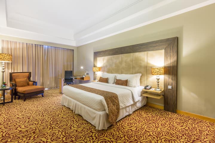 Guest room at the Wyndham Surabaya City Centre in Surabaya, Other than US/Canada