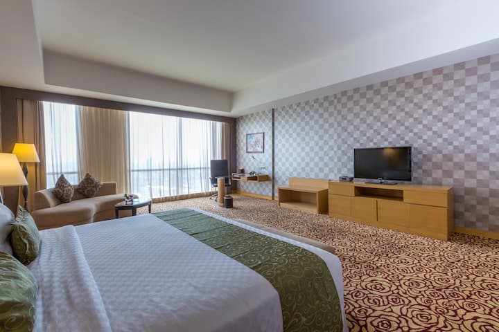 Guest room at the Wyndham Surabaya City Centre in Surabaya, Other than US/Canada